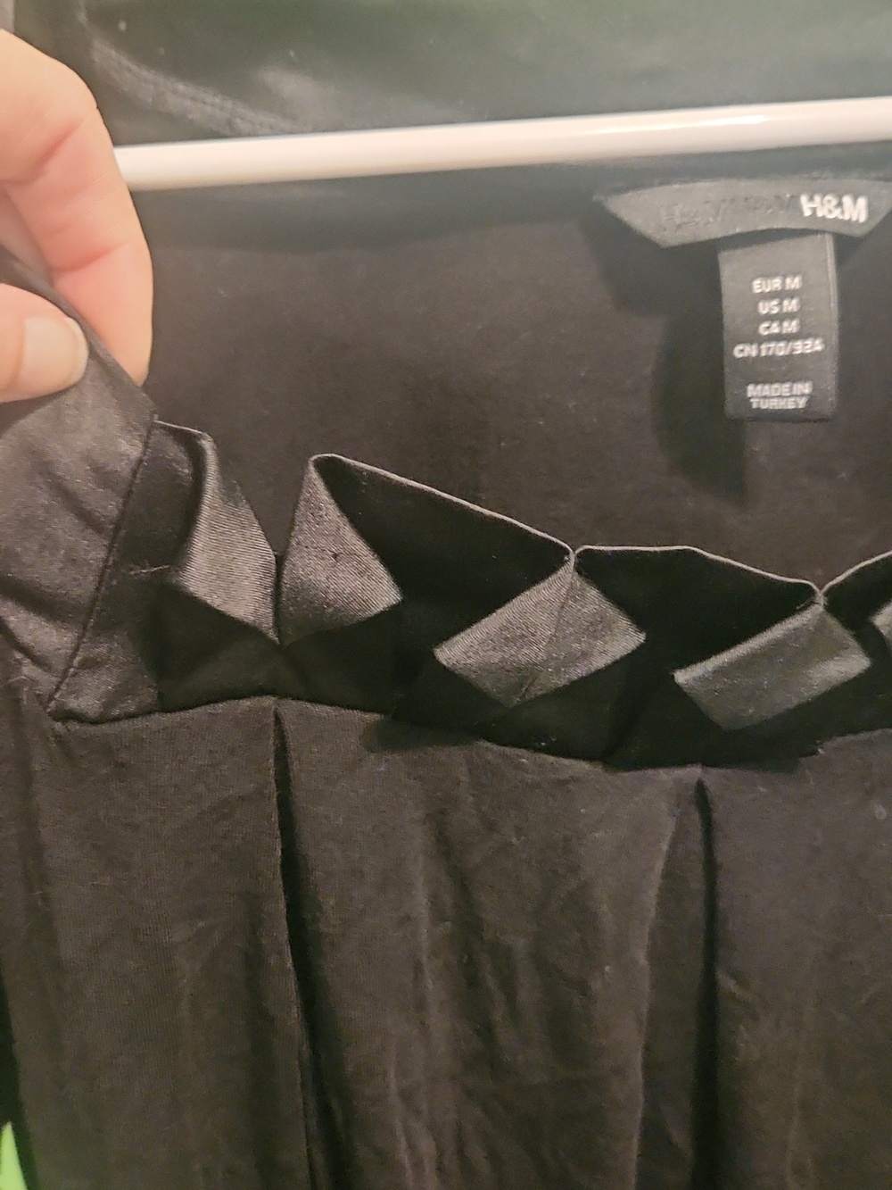 2 Geometric Shape Tops - Picture 7 of 10